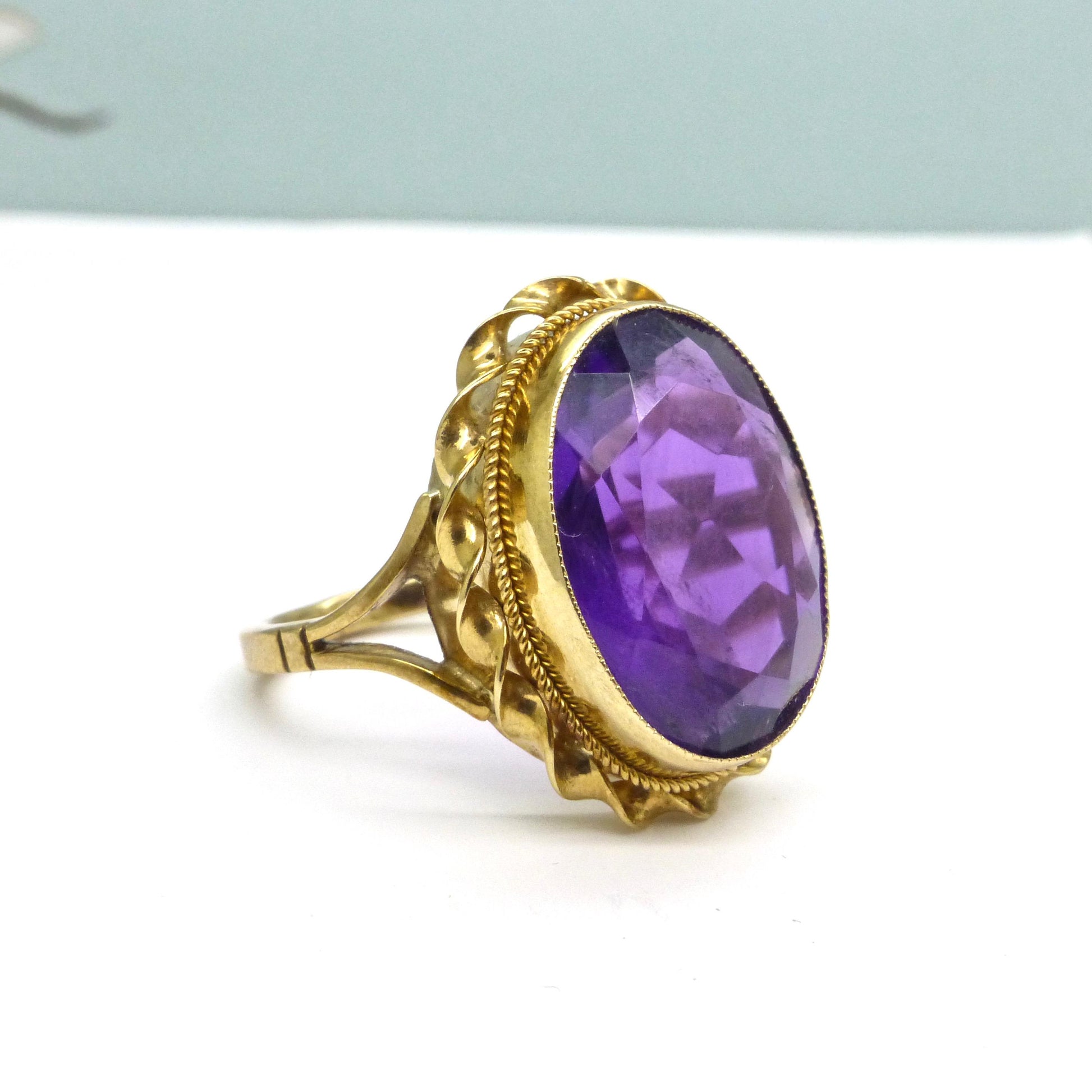Vintage 9ct Gold Amethyst Statement Ring – Birmingham 1977 Retro Cocktail Jewelry