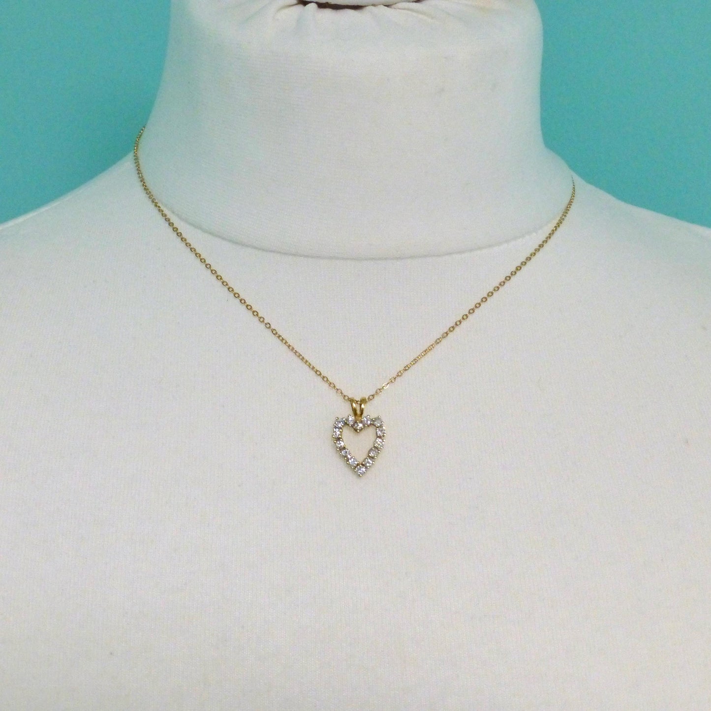 Vintage 18ct gold diamond heart pendant & 9ct gold chain