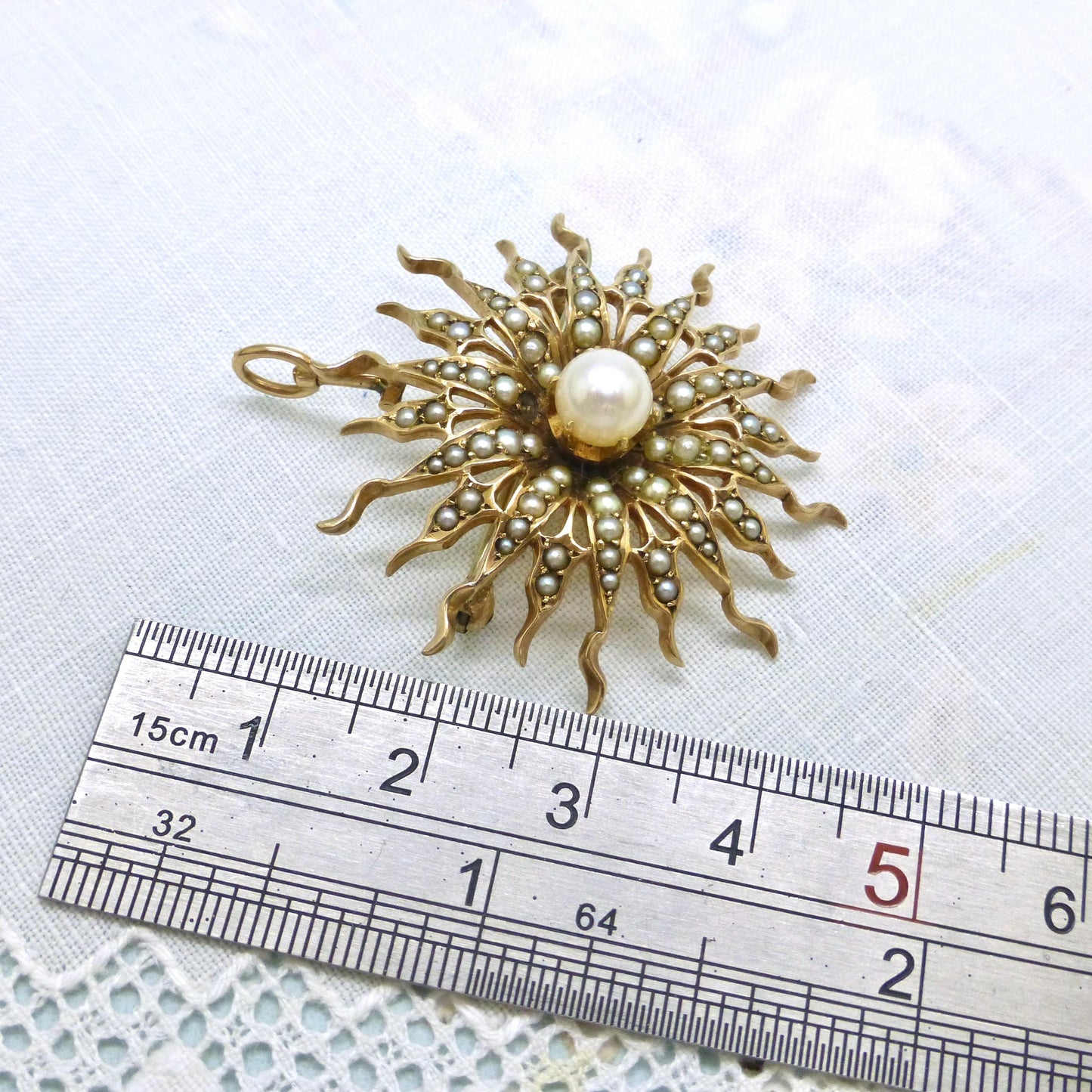 Antique gold Sunburst Pearl & seed pearl pendant/brooch c1890's - 1900's 7.9 grams