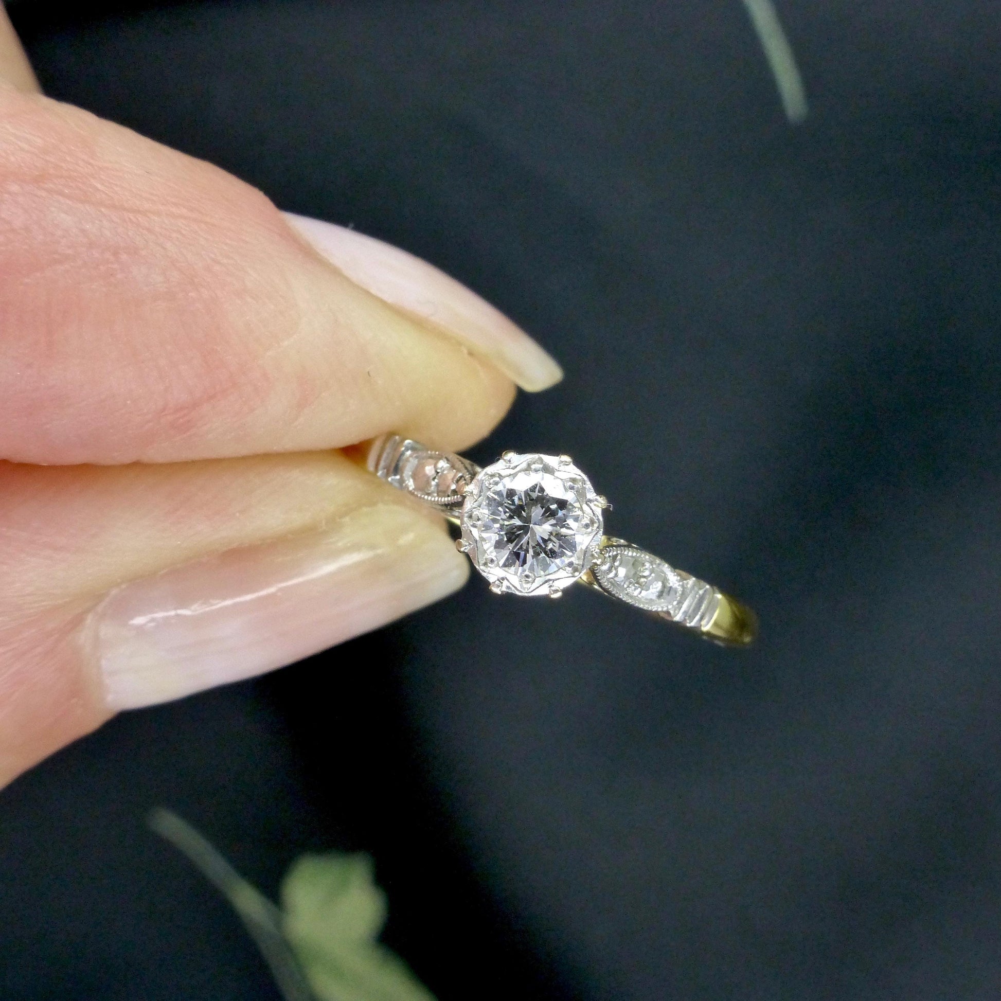 Vintage natural diamond solitaire ring 18ct & Platinum c1940's