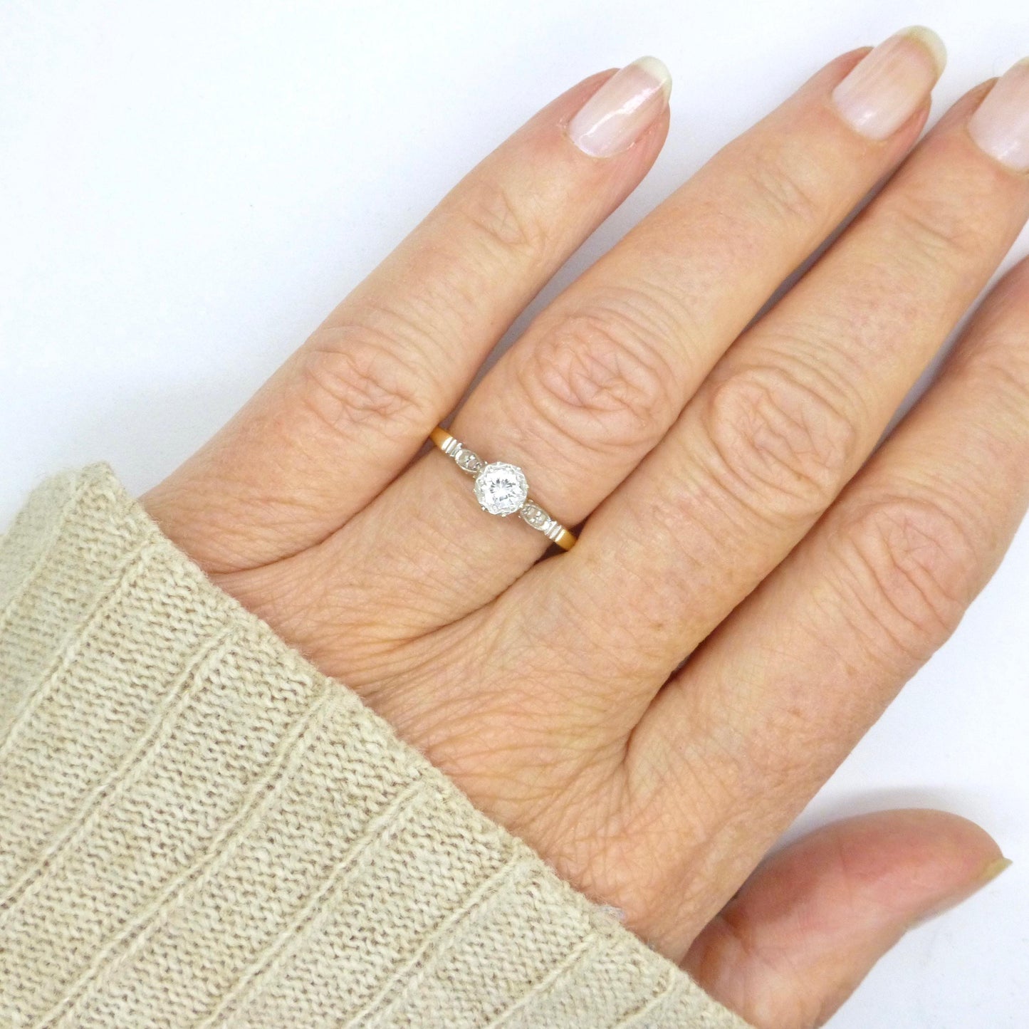 Vintage natural diamond solitaire ring 18ct & Platinum c1940's