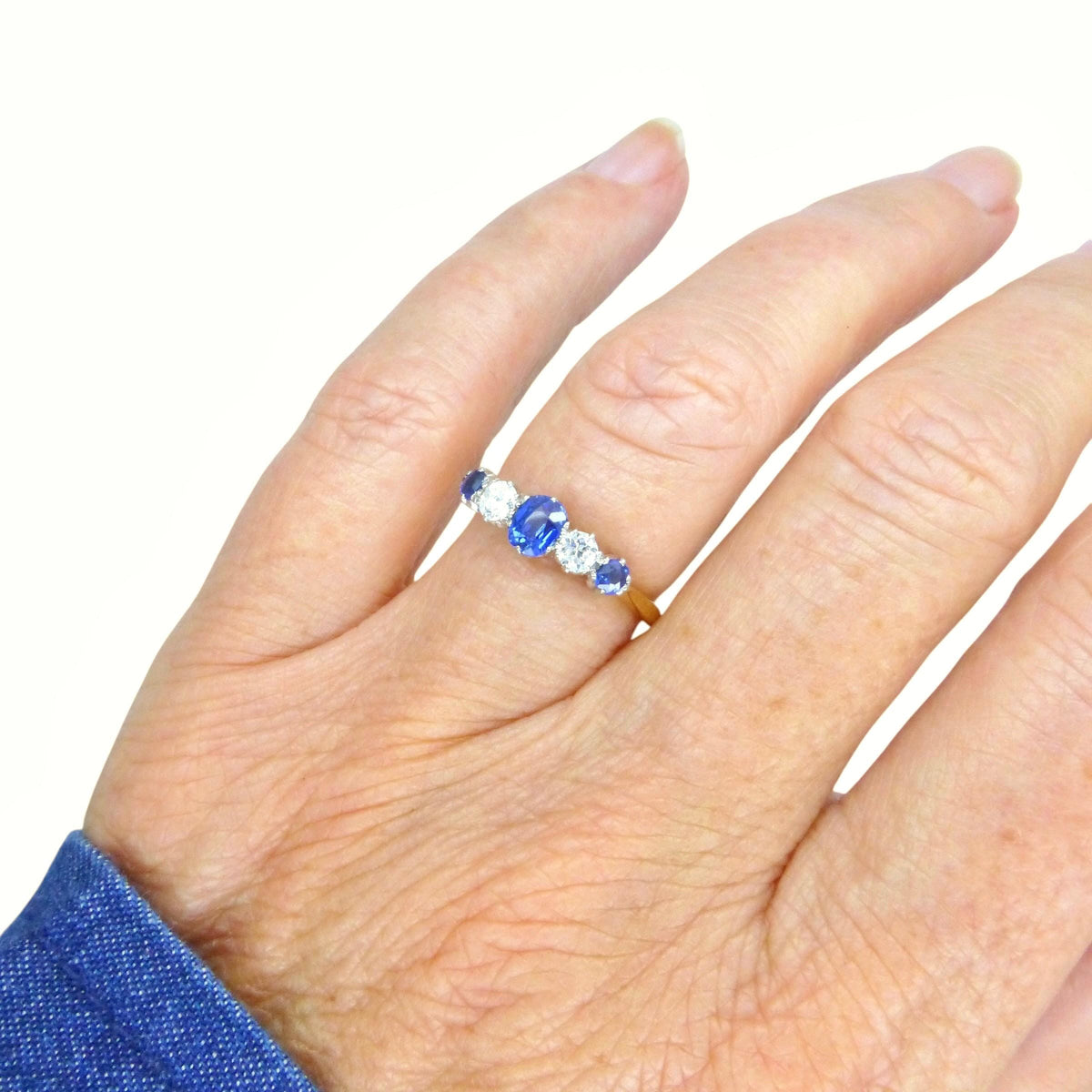 Antique 18ct Platinum Cornflower blue Sapphire & Diamond five stone ring