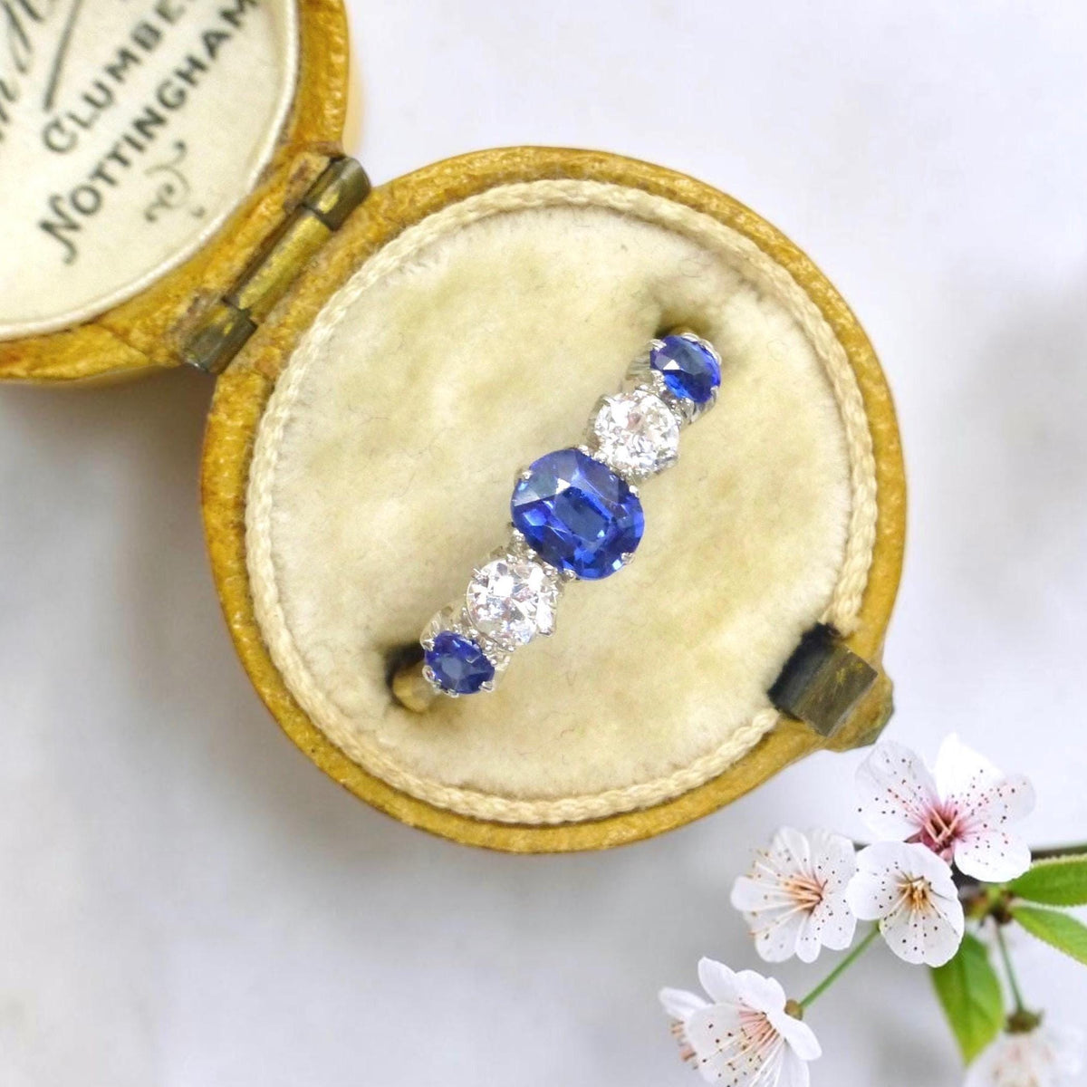 Antique 18ct Platinum Cornflower blue Sapphire & Diamond five stone ring