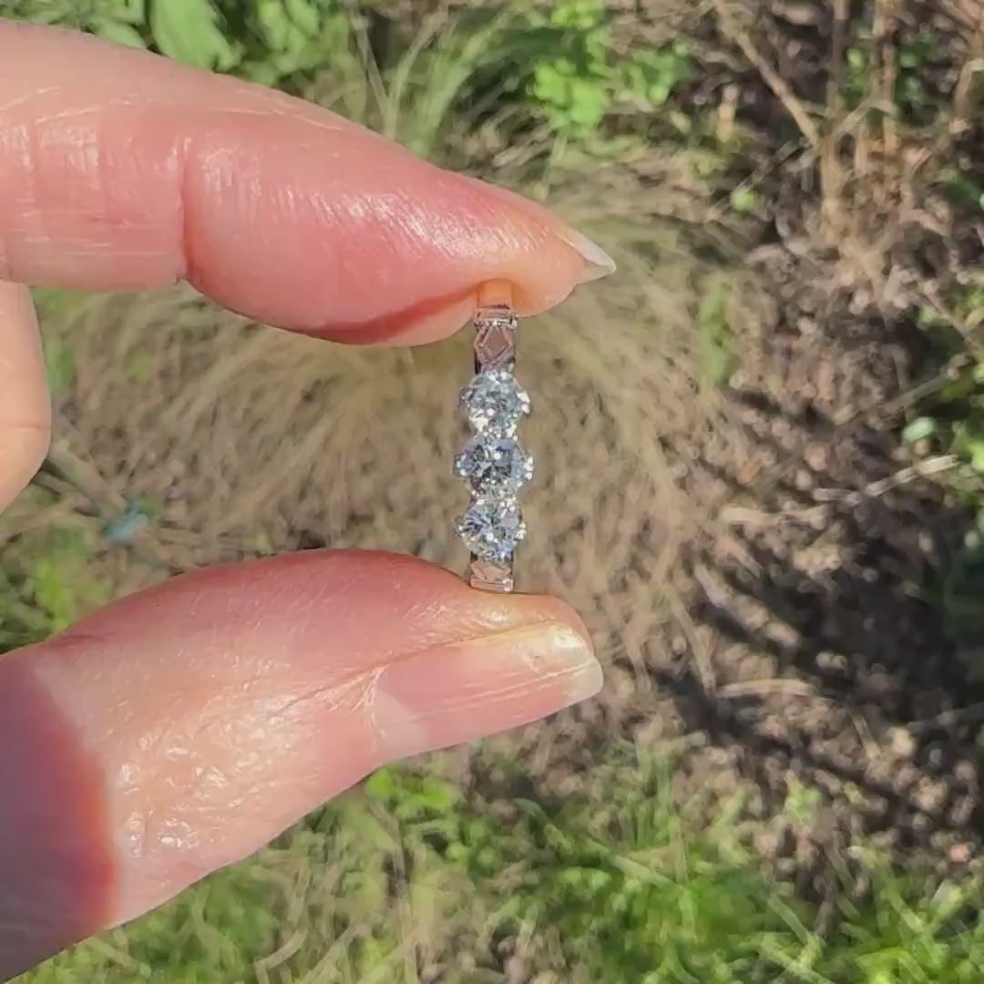 c1930's Vintage 18ct Platinum natural diamond three stone trilogy ring 0.50ct