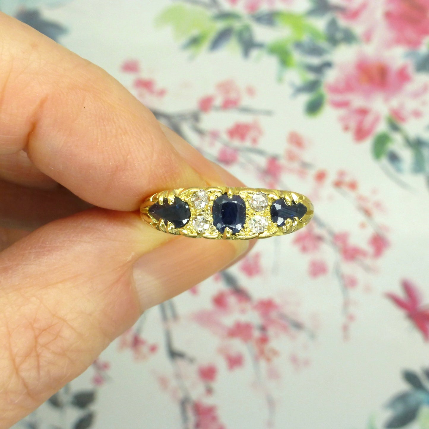 Antique Edwardian 18ct Sapphire Diamond carved gypsy style ring 1908