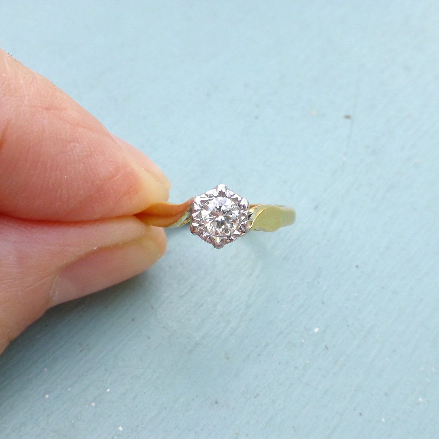 Vintage 18ct gold Diamond solitaire engagement ring 0.25ct