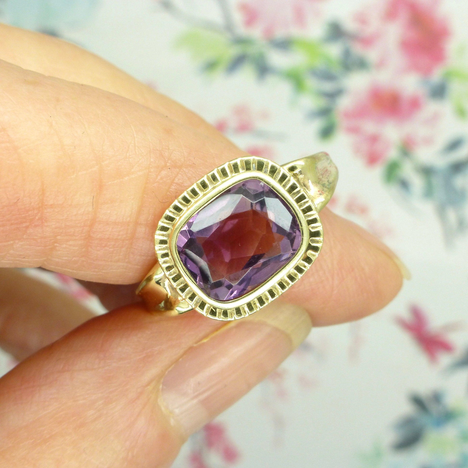 Vintage 9ct gold cushion cut Amethyst solitaire ring