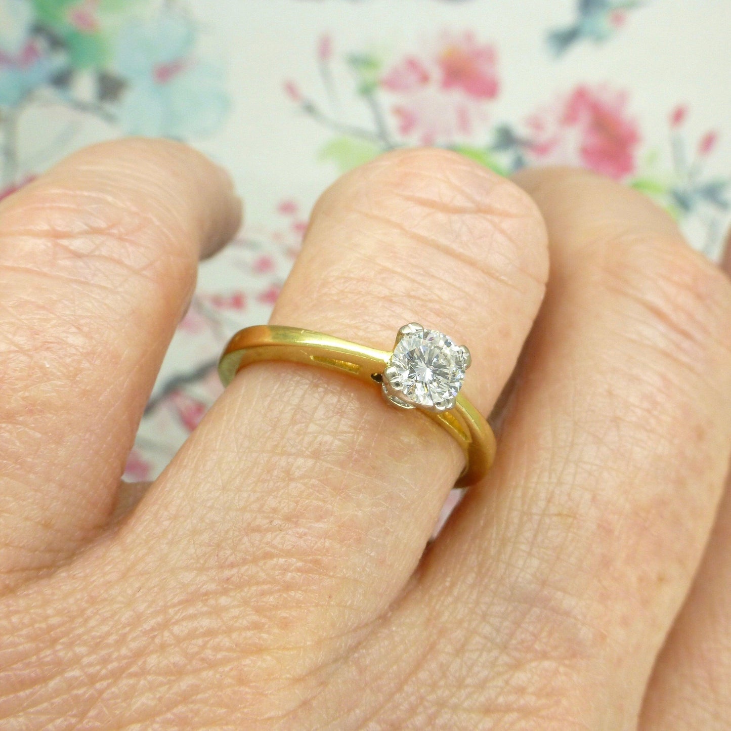 Vintage 18ct LEO diamond solitaire engagement ring ~ IGI cert G SI2 ~ 0.34ct