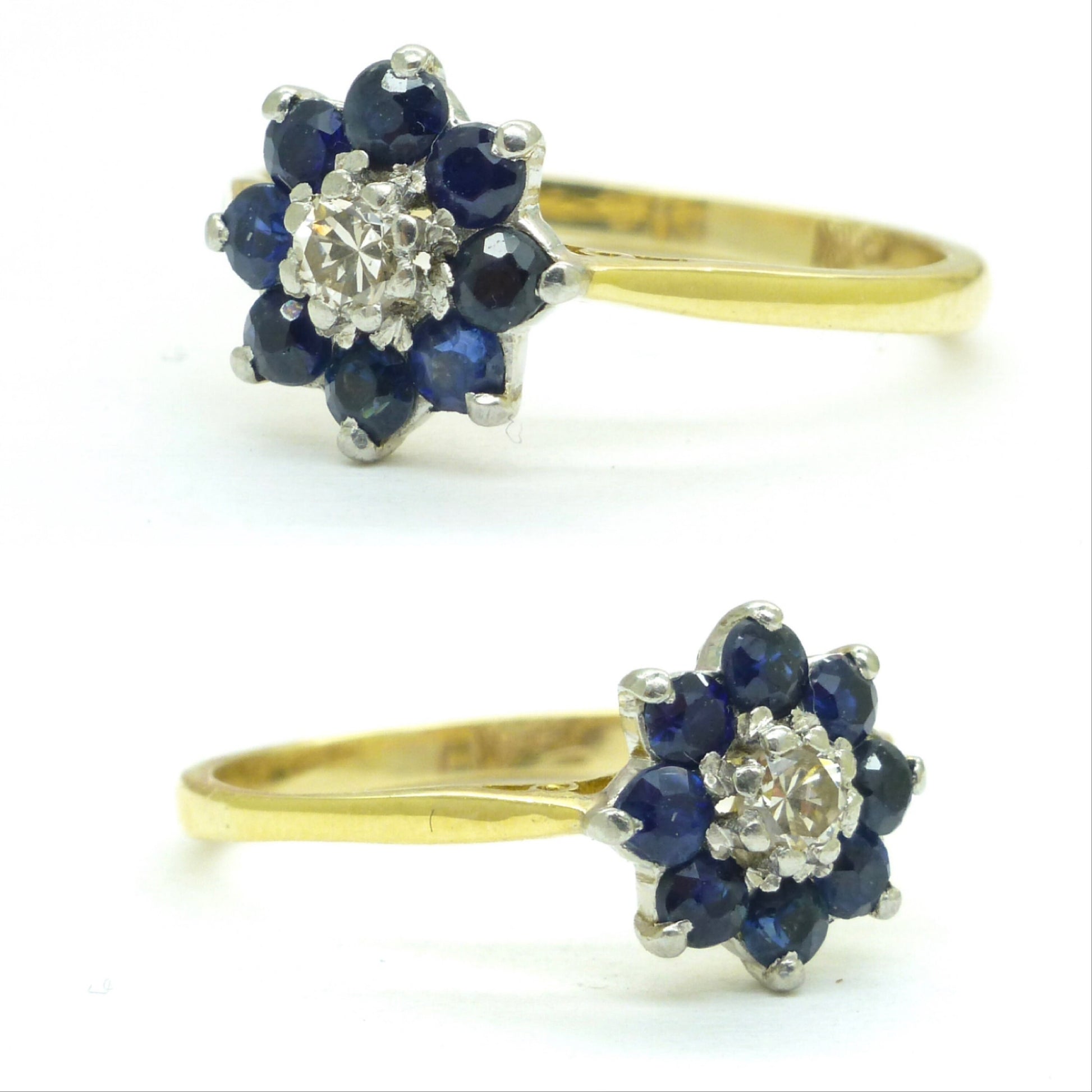 Sweet vintage 18ct diamond & sapphire daisy cluster ring c1970's