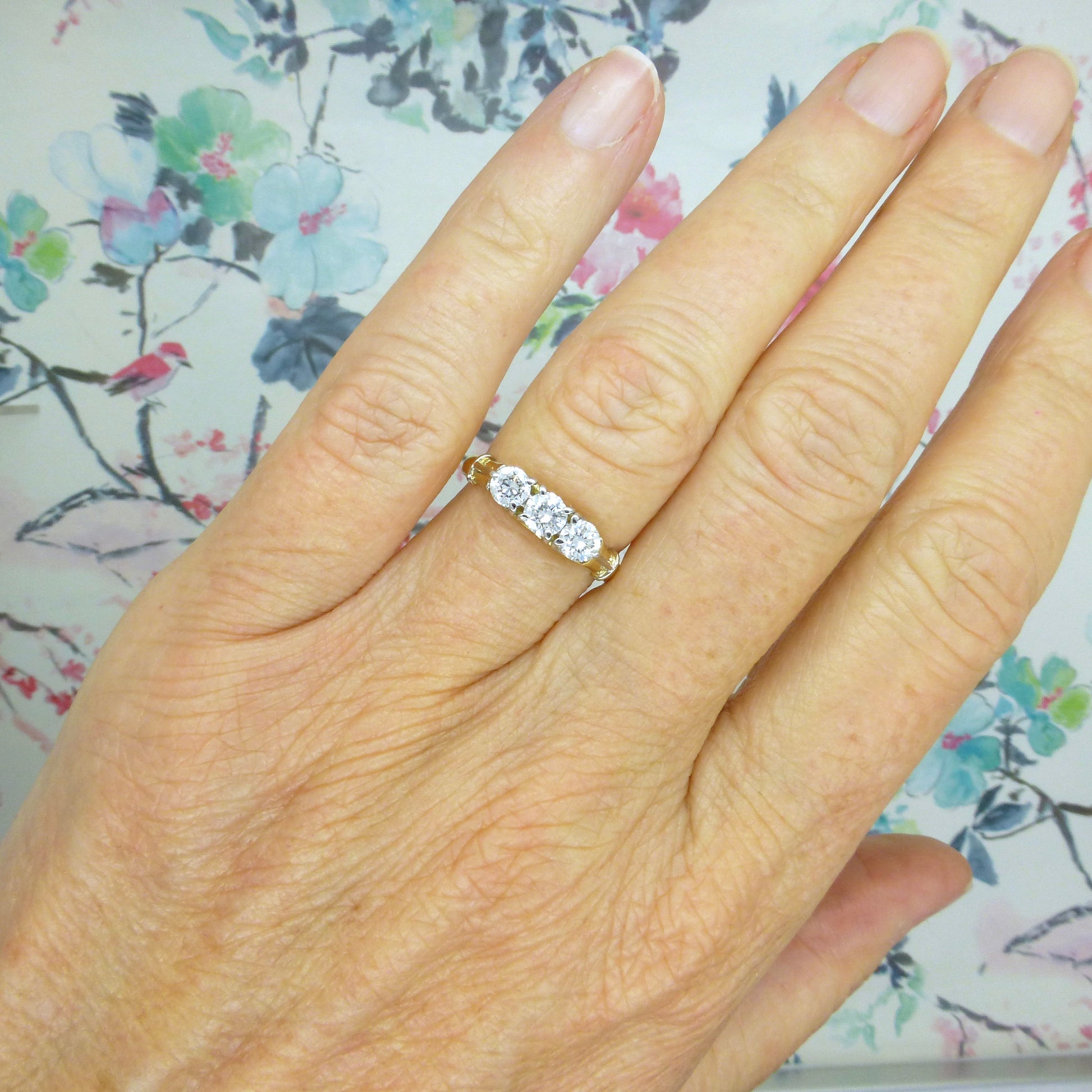 Vintage 18ct diamond three stone trilogy ring 0.58ct