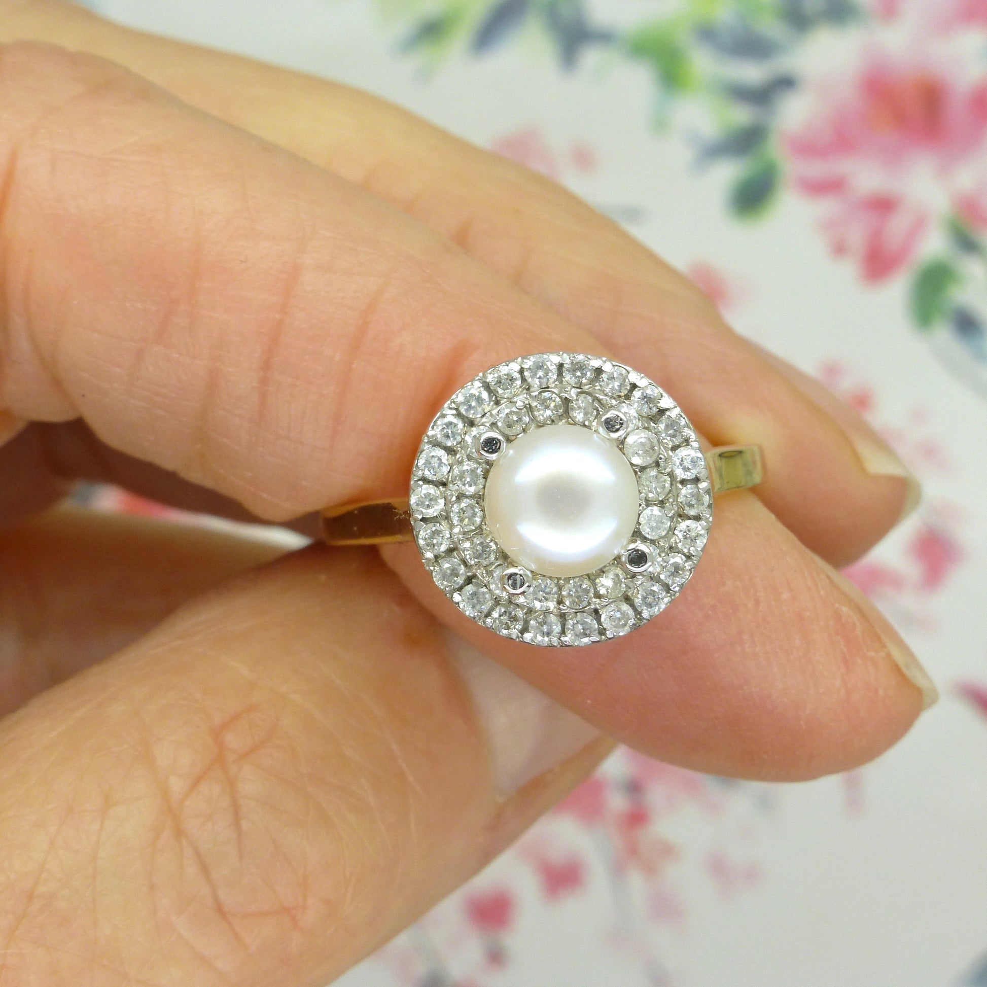 Vintage 9ct gold Pearl & Diamond halo cluster ring