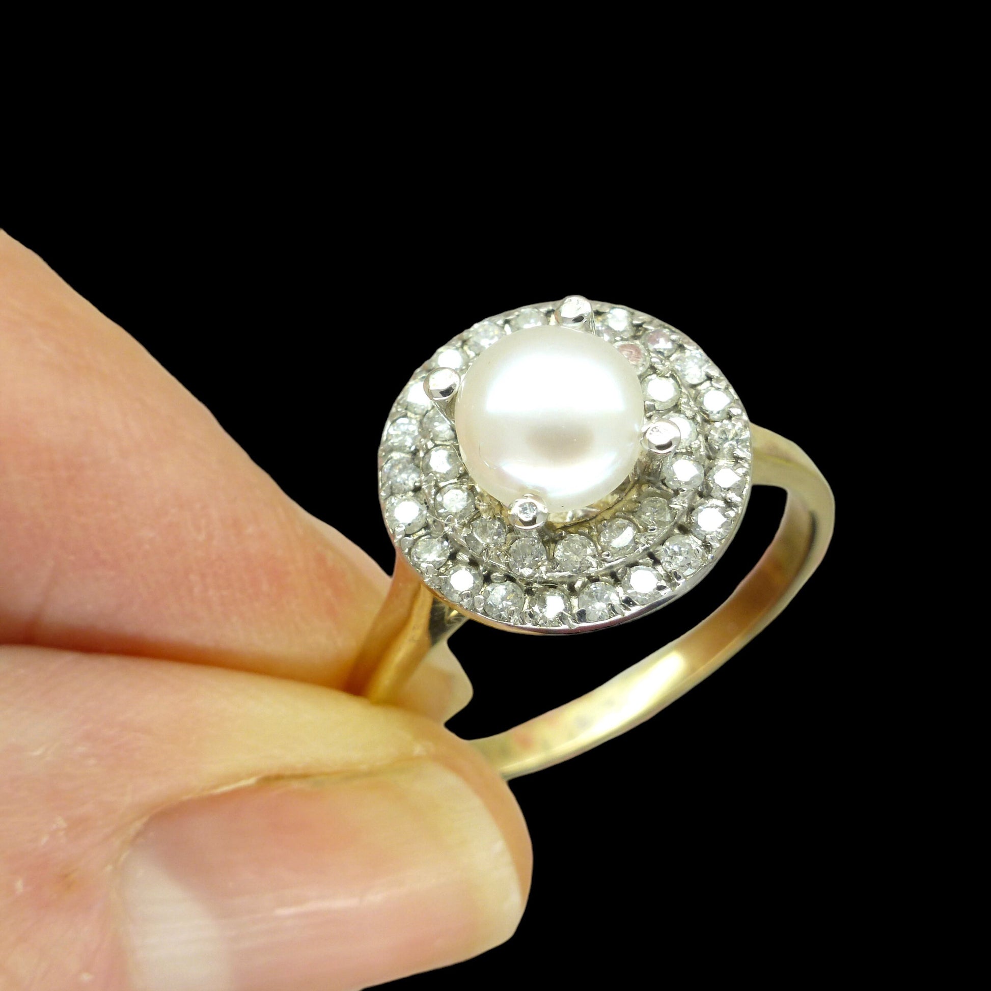 Vintage 9ct gold Pearl & Diamond halo cluster ring
