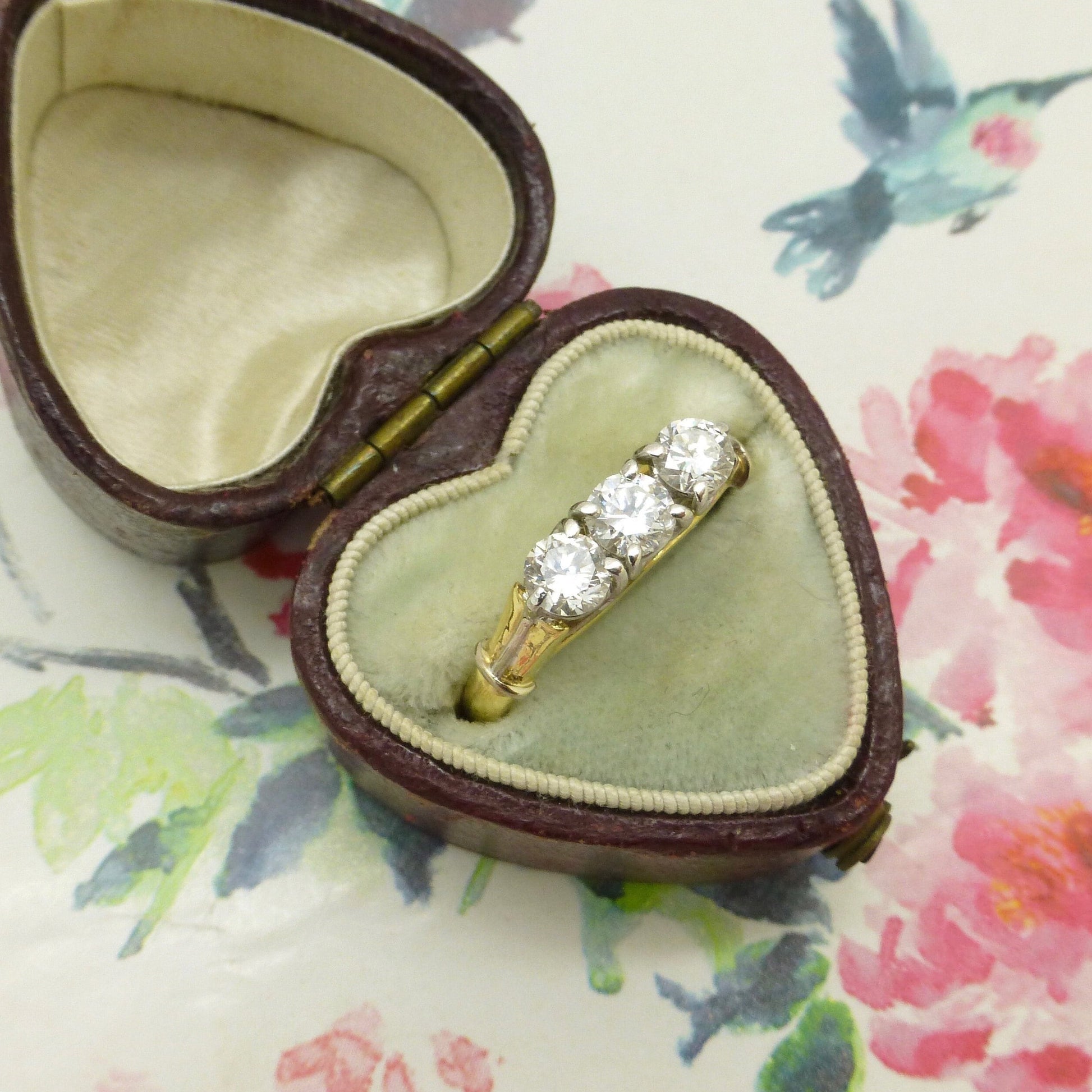 Vintage 18ct diamond three stone trilogy ring 0.58ct
