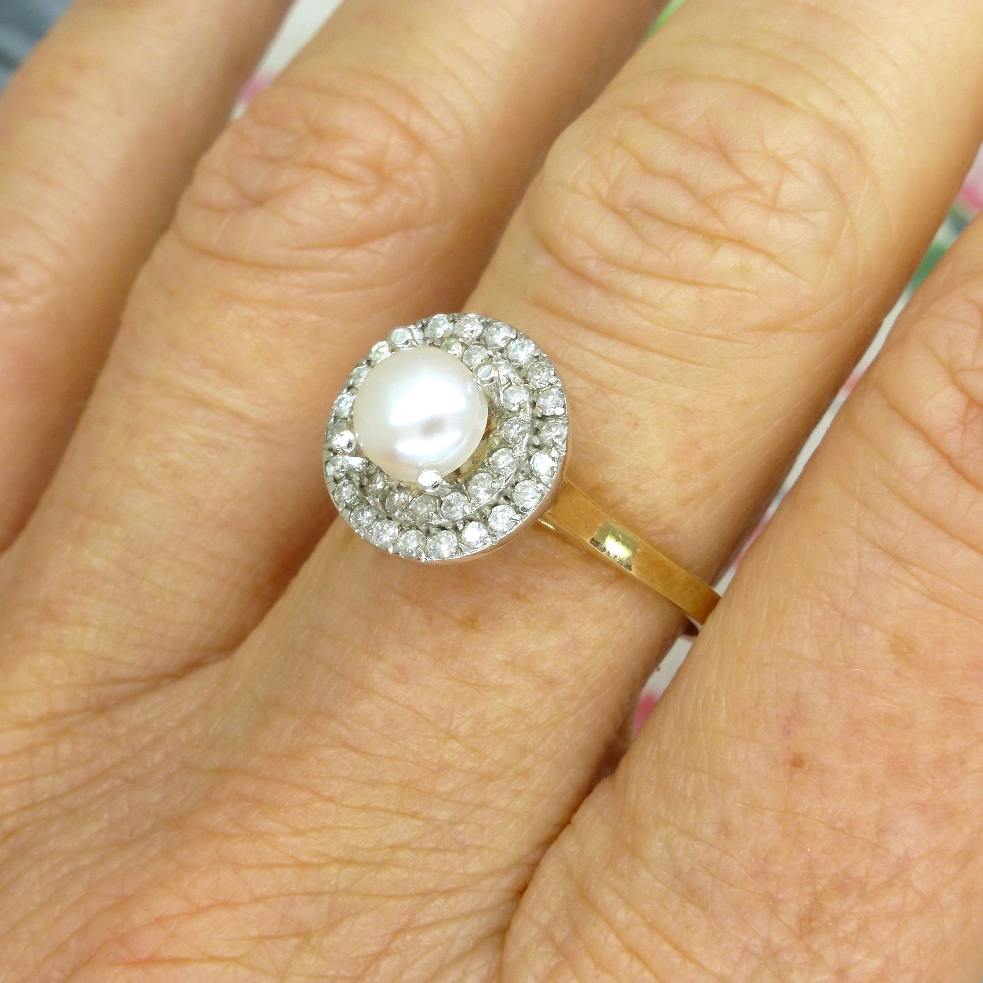 Vintage 9ct gold Pearl & Diamond halo cluster ring