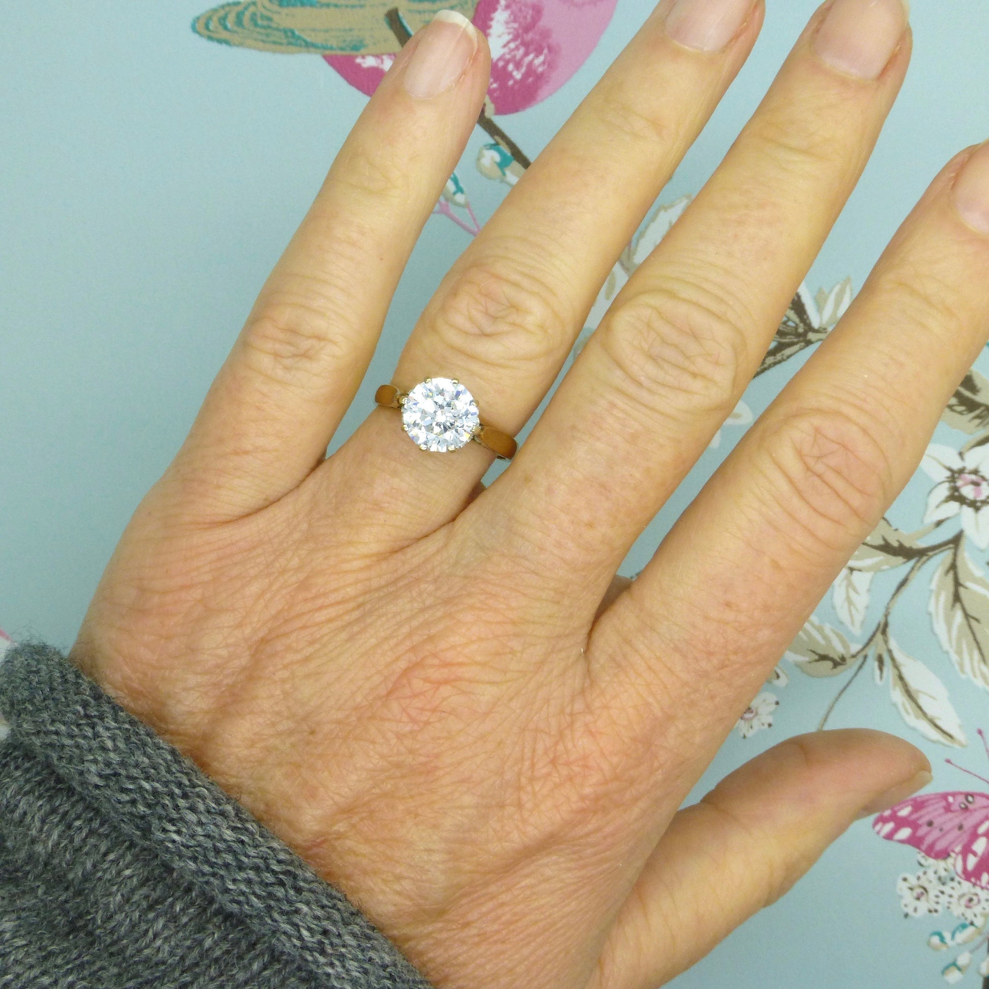 Vintage 9ct white gold 'Faux diamond' solitaire ring ~ CZ