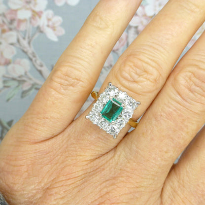 Stunning Vintage 18ct gold Emerald & Diamond cluster ring ~ With Valuation appraisal