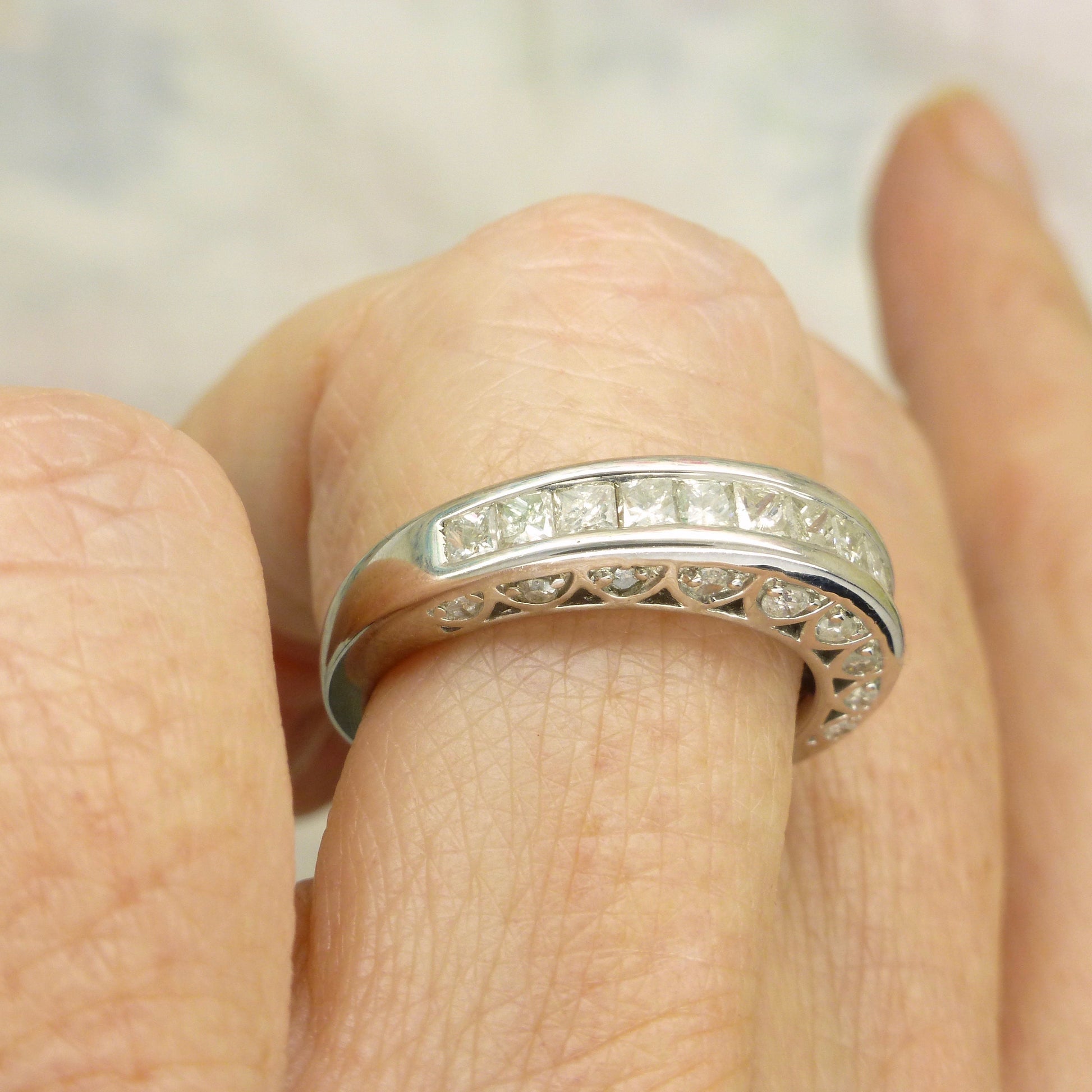 Vintage 10K white gold princess cut diamond eternity wedding band 1.00ct