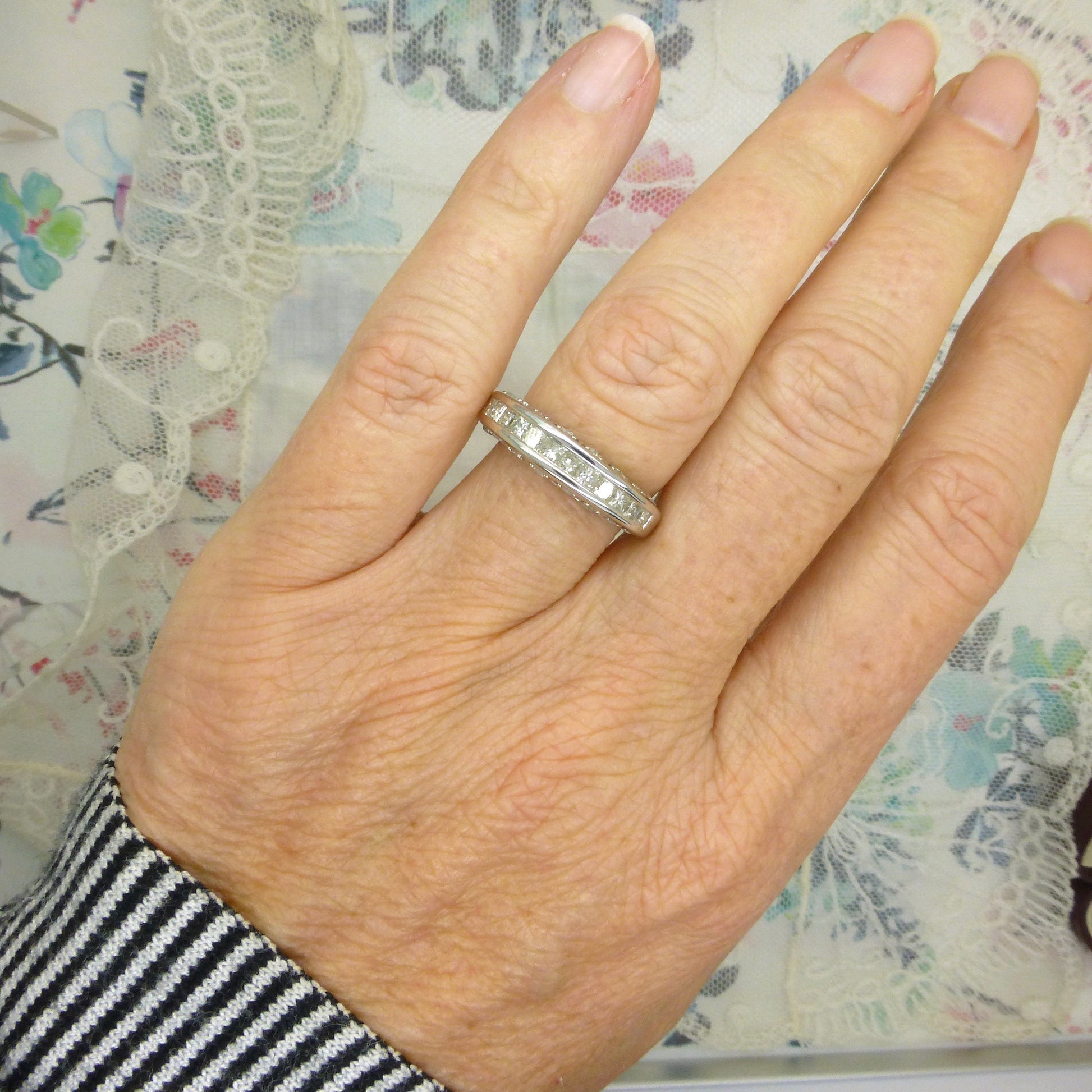 Vintage 10K white gold princess cut diamond eternity wedding band 1.00ct