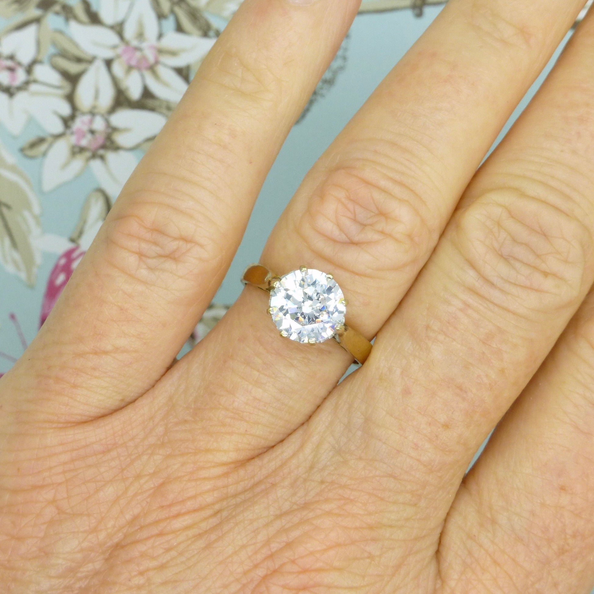 Vintage 9ct white gold 'Faux diamond' solitaire ring ~ CZ