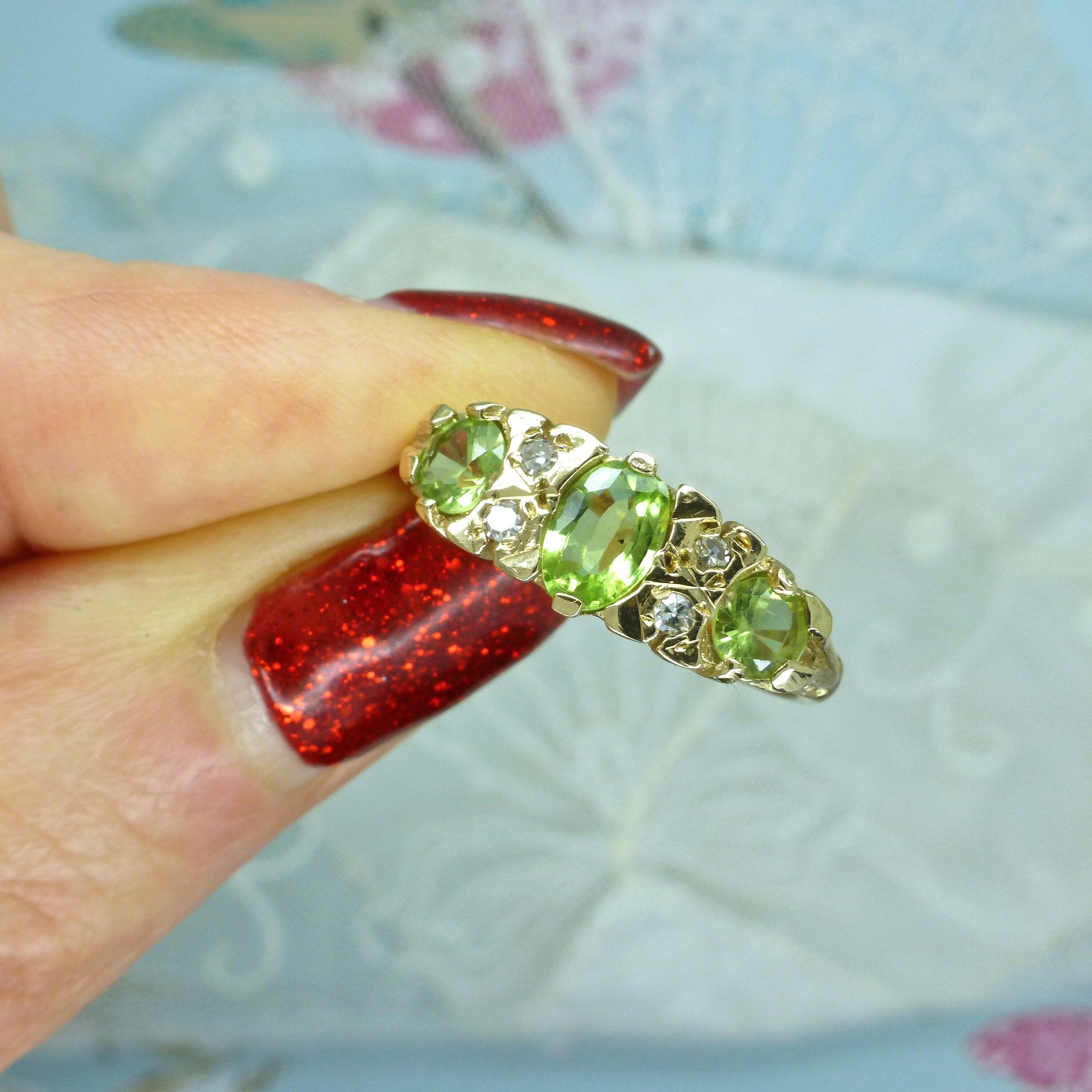 Vintage 9ct gold Victorian style peridot & diamond ring