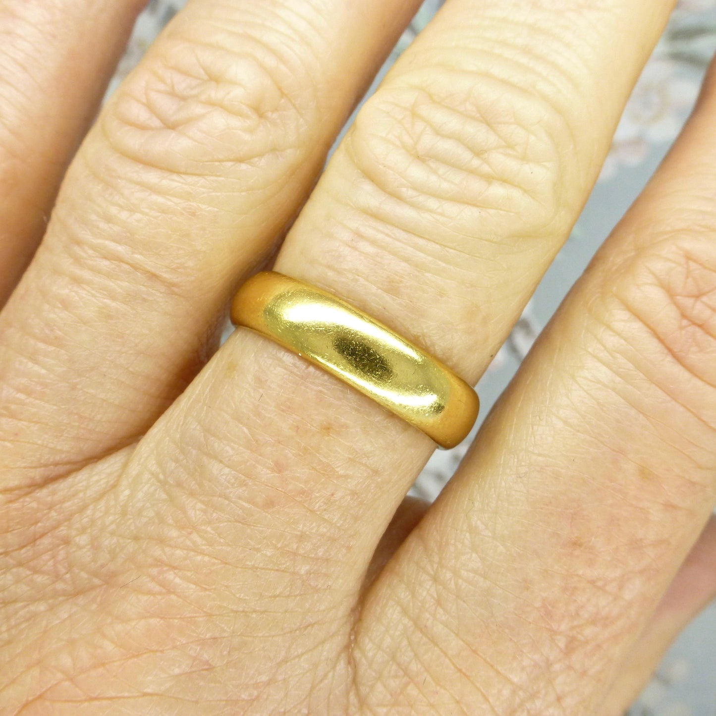 Vintage English 22ct gold wedding band dated 1968 ~ Heavy yellow gold stacking ring 6.35 grams