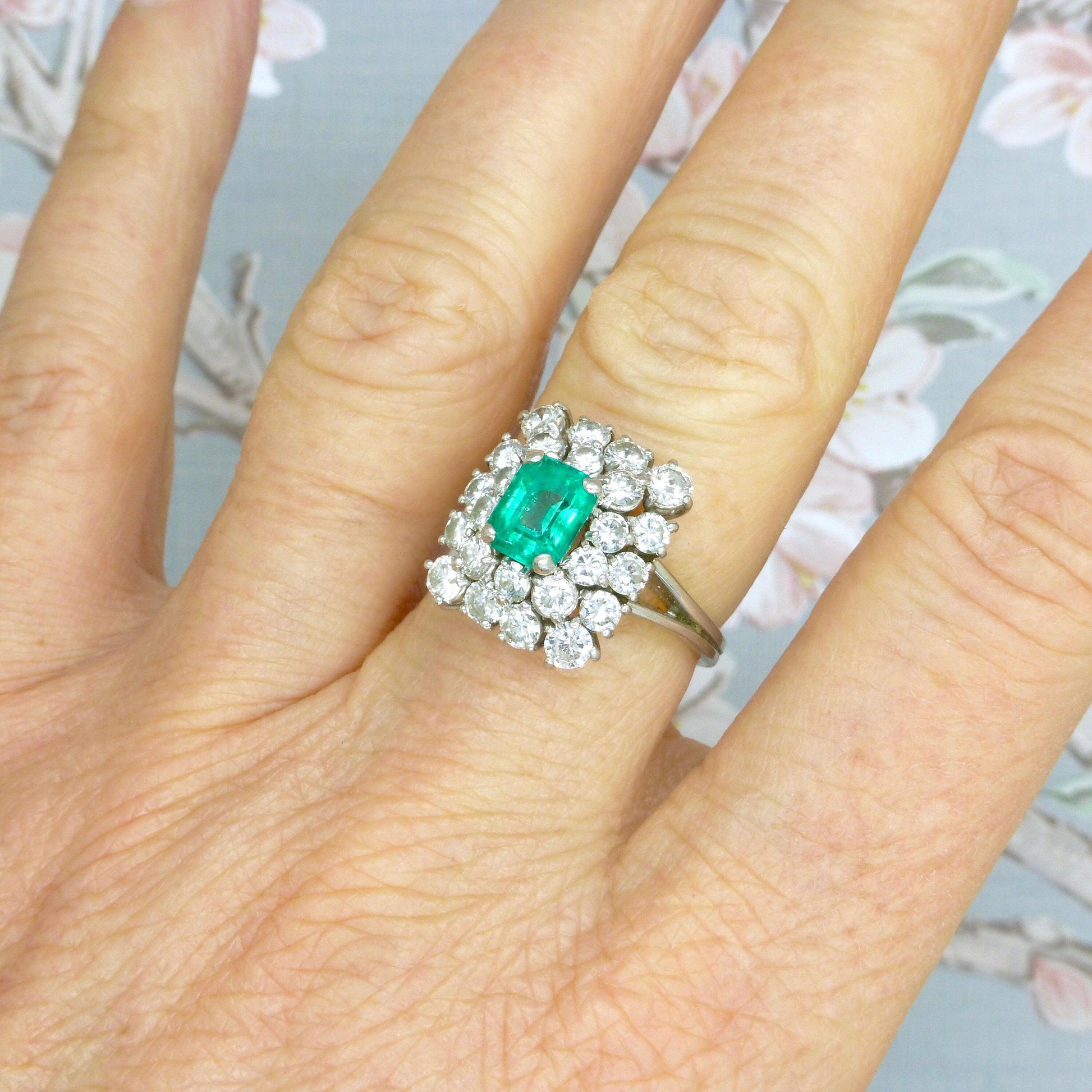 Magnificent Vintage Platinum Emerald & Diamond cluster ring ~ Independent report - valuation