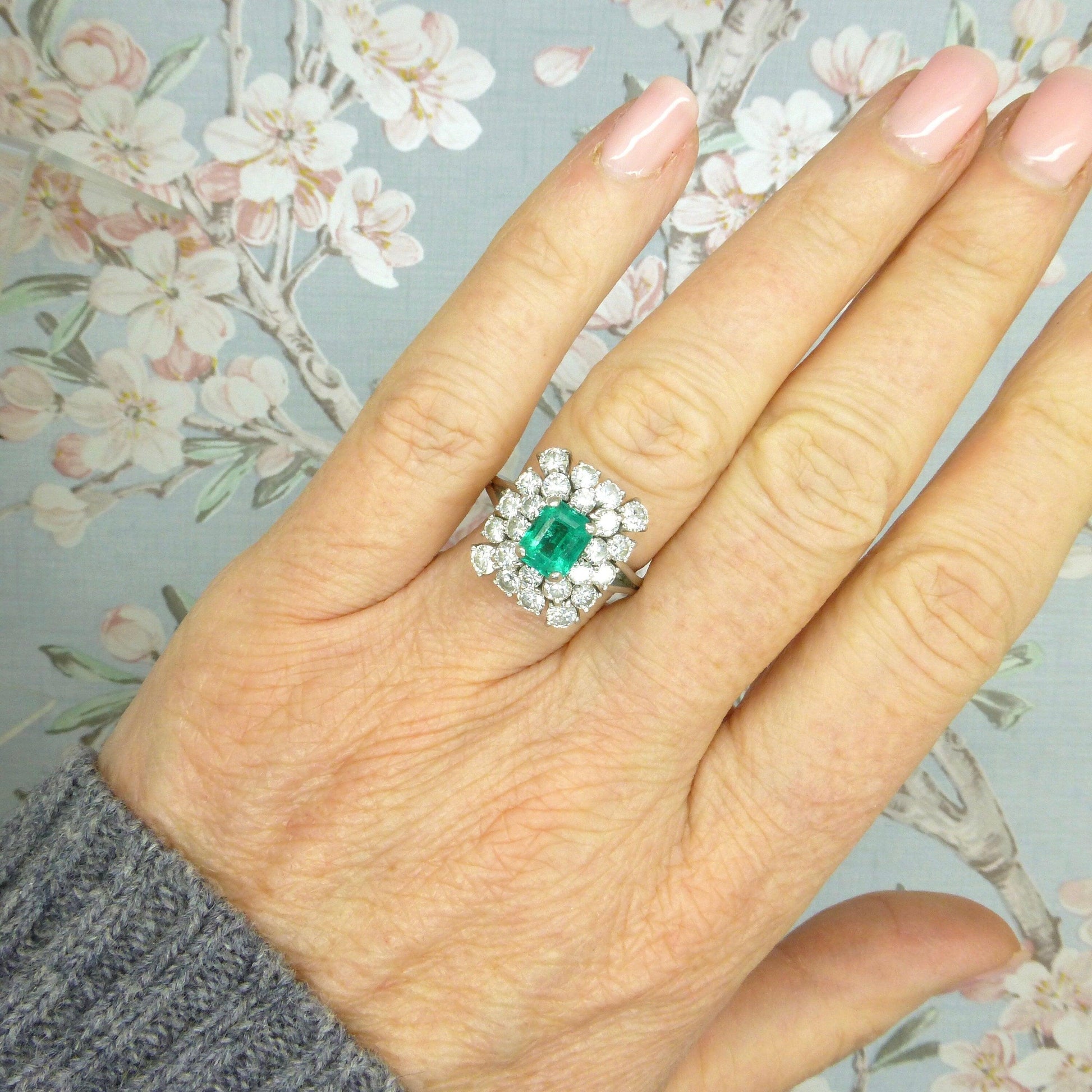 Magnificent Vintage Platinum Emerald & Diamond cluster ring ~ Independent report - valuation