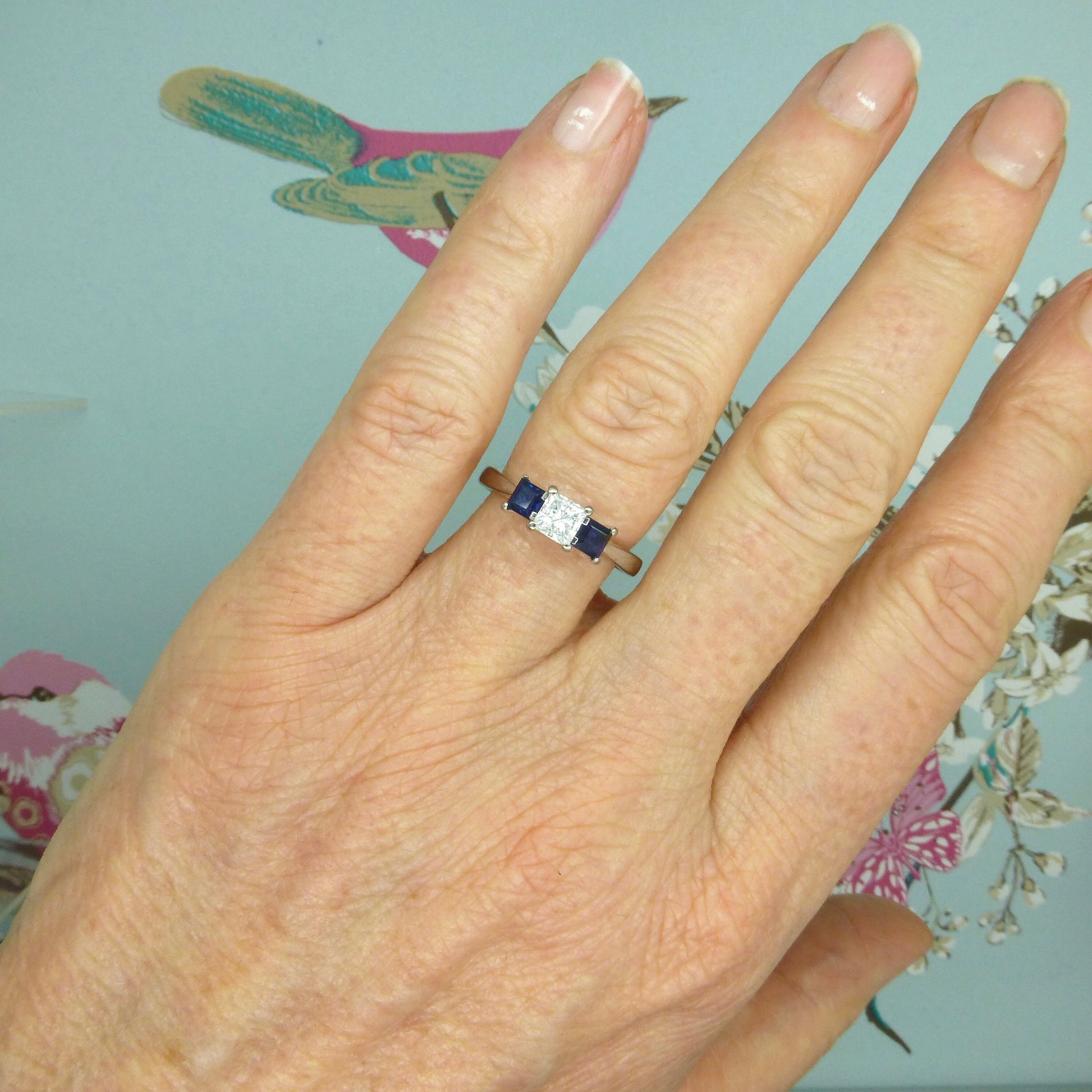 Stunning 18ct white gold GIA diamond & sapphire trilogy engagement ring ~ anniversary